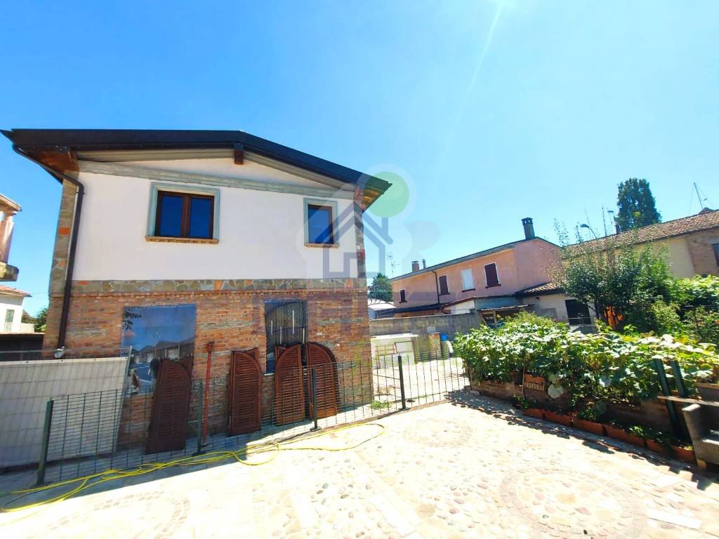 casa indipendente in vendita a Corno Giovine