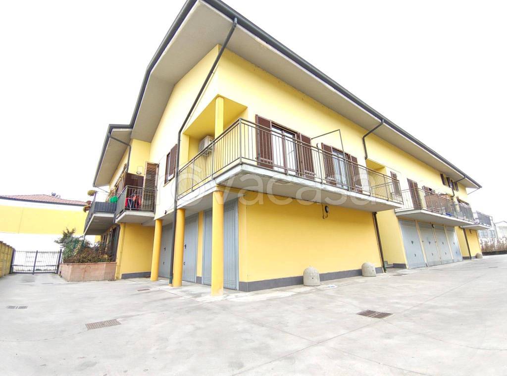 appartamento in vendita a Corte Palasio in zona Cadilana