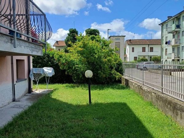 appartamento in vendita a Corte Palasio in zona Cadilana