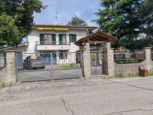 casa indipendente in vendita a Corte Palasio in zona Cadilana
