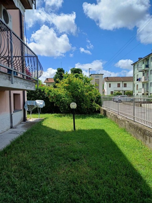 appartamento in vendita a Corte Palasio in zona Cadilana