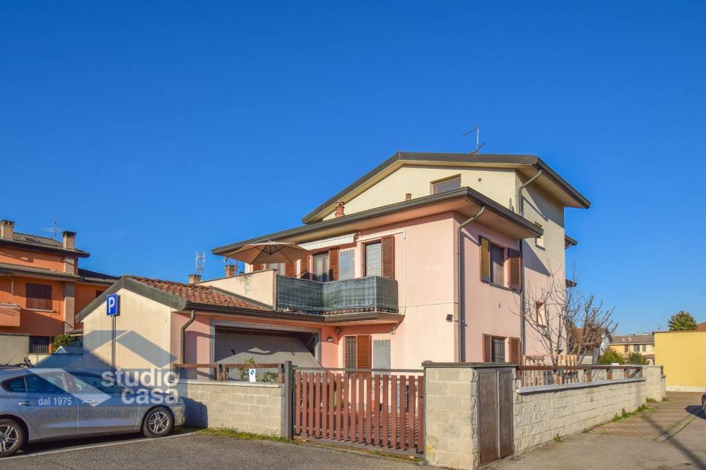 appartamento in vendita a Corte Palasio in zona Cadilana