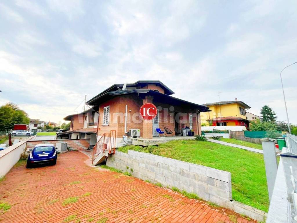 casa indipendente in vendita a Corte Palasio