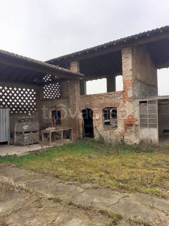 casa indipendente in vendita a Crespiatica