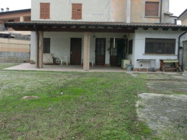 casa indipendente in vendita a Crespiatica