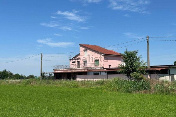 casa indipendente in vendita a Crespiatica