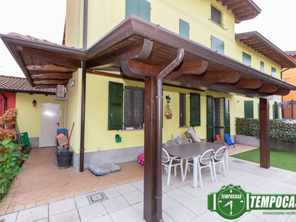 appartamento in vendita a Crespiatica