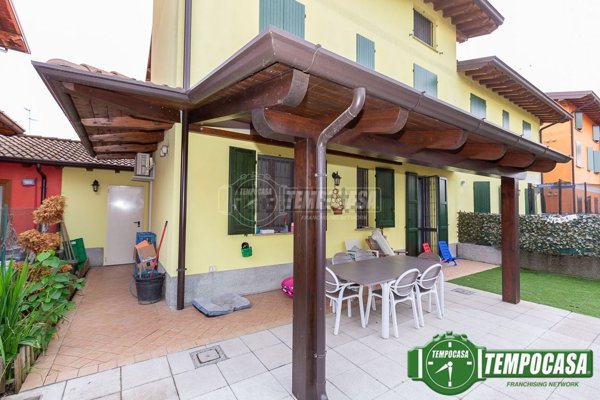 appartamento in vendita a Crespiatica