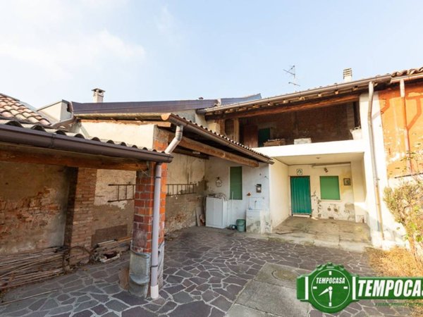 casa indipendente in vendita a Crespiatica