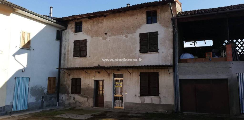 casa indipendente in vendita a Crespiatica