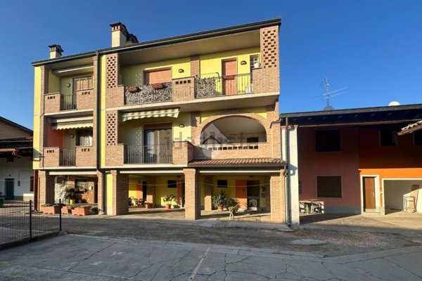 appartamento in vendita a Crespiatica