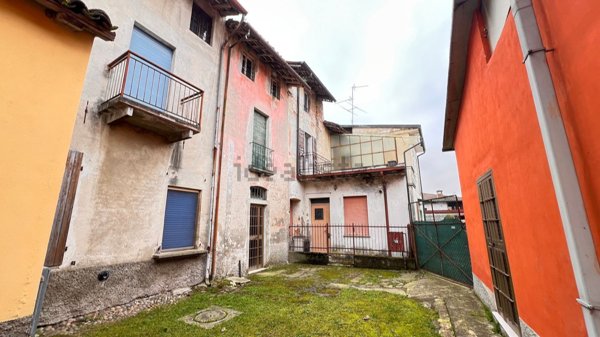 appartamento in vendita a Crespiatica