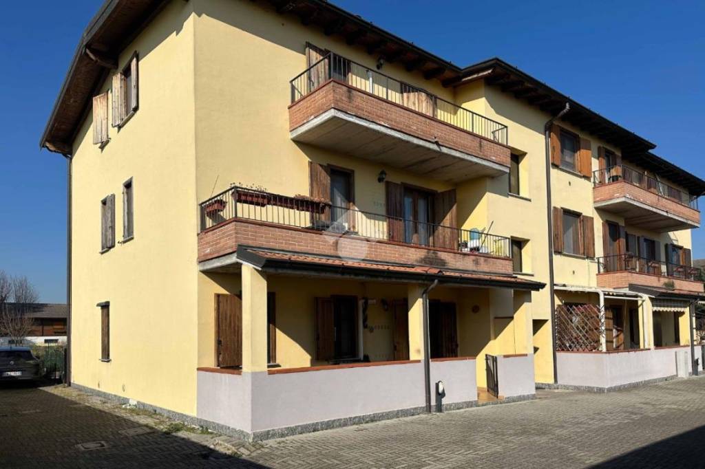 appartamento in vendita a Crespiatica