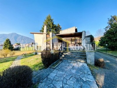 casa indipendente in vendita a Crespiatica
