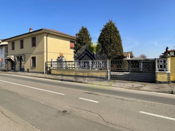 casa indipendente in vendita a Crespiatica