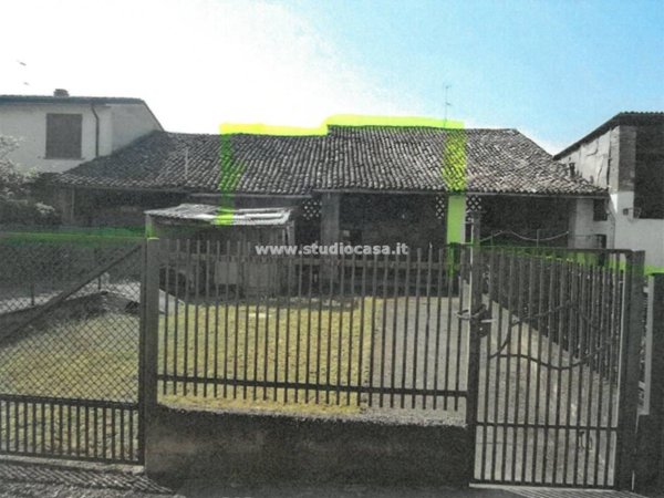 casa indipendente in vendita a Crespiatica