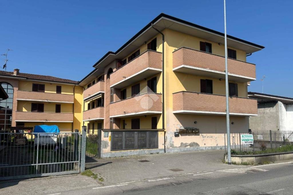 appartamento in vendita a Crespiatica