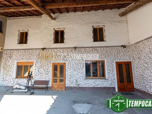casa indipendente in vendita a Crespiatica
