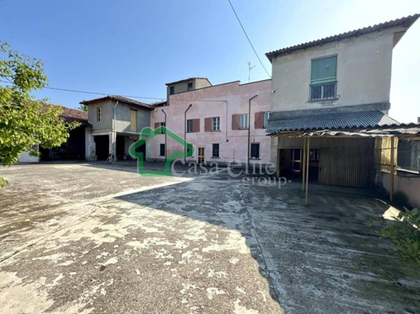 casale in vendita a Crespiatica