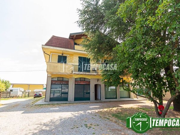 appartamento in vendita a Crespiatica