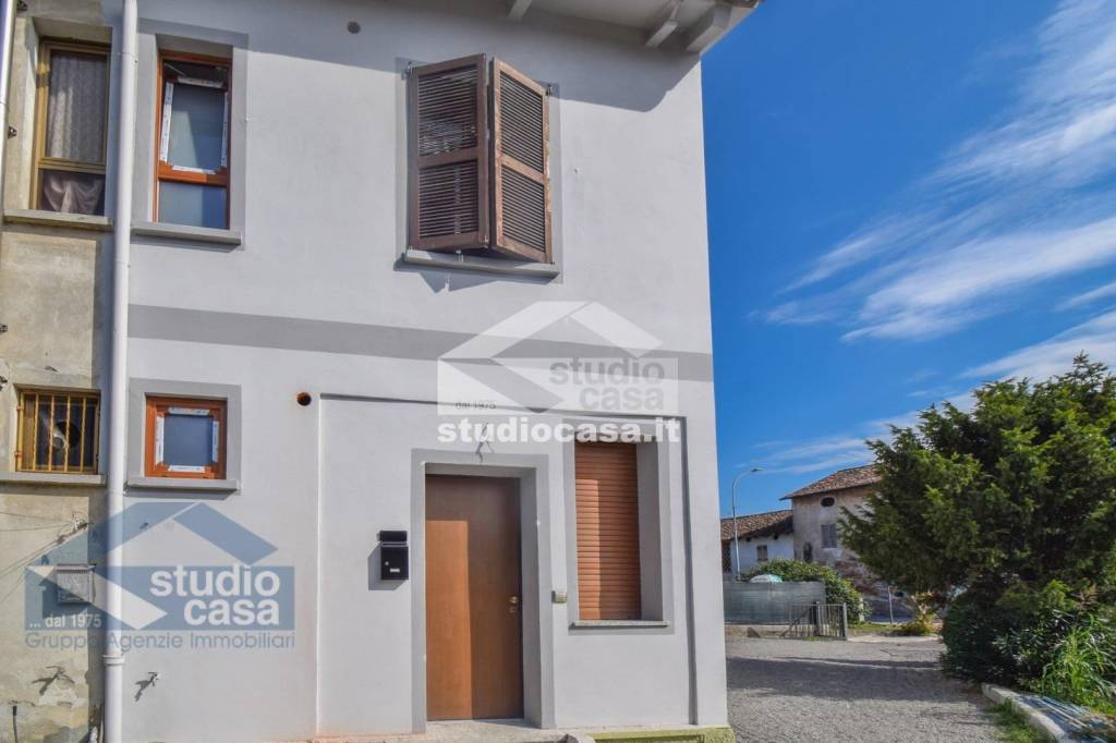 casa indipendente in vendita a Crespiatica