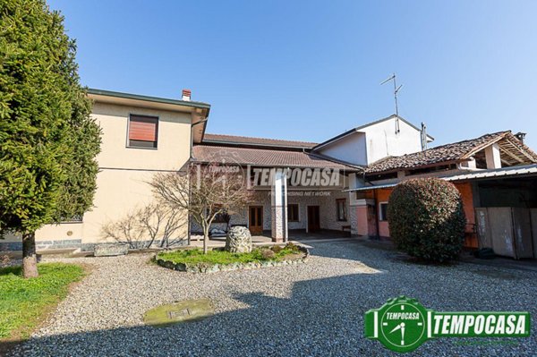 casa indipendente in vendita a Crespiatica