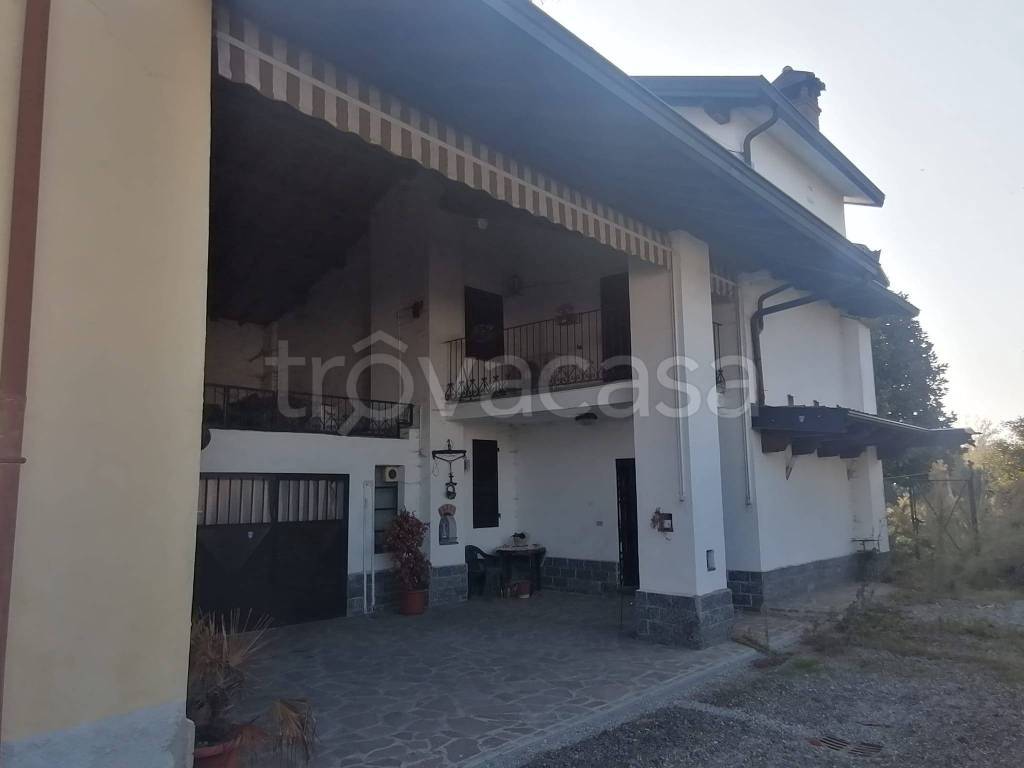 casa indipendente in vendita a Crespiatica