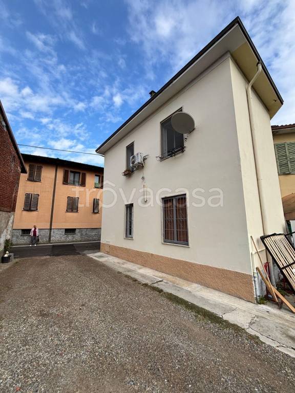 casa indipendente in vendita a Crespiatica