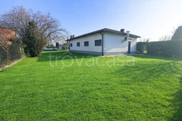 casa indipendente in vendita a Crespiatica