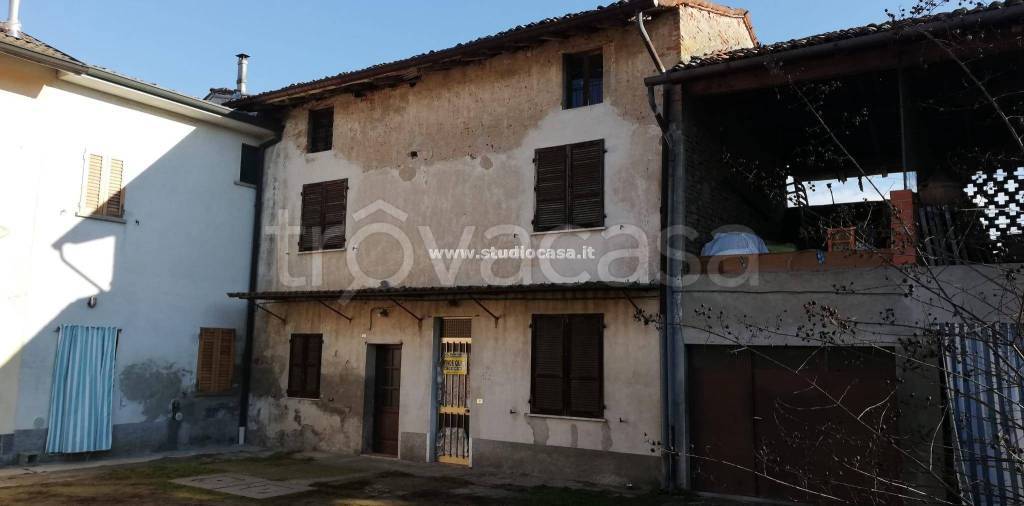 casa indipendente in vendita a Crespiatica