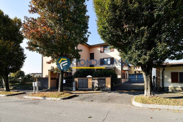 appartamento in vendita a Crespiatica