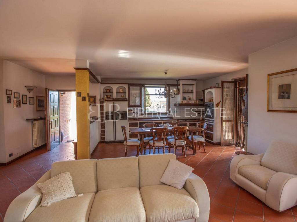 casa indipendente in vendita a Crespiatica