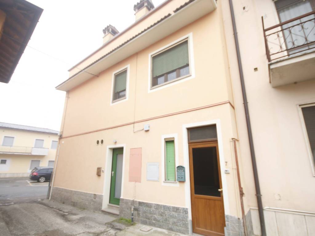 appartamento in vendita a Crespiatica