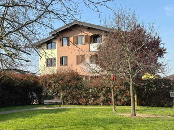 appartamento in vendita a Crespiatica
