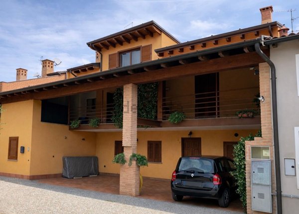 casa indipendente in vendita a Crespiatica