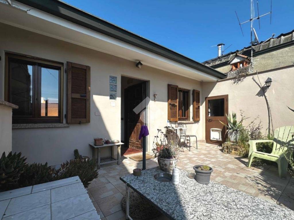 appartamento in vendita a Crespiatica