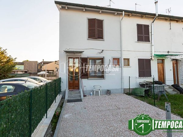 casa indipendente in vendita a Crespiatica