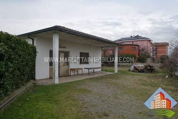 terreno edificabile in vendita a Crespiatica