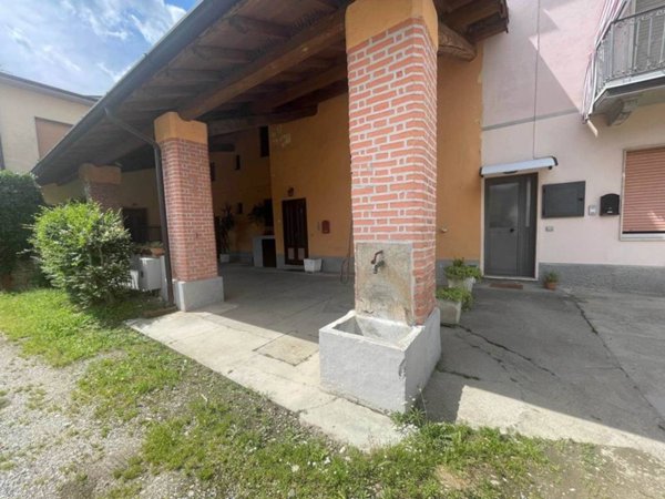 casa indipendente in vendita a Crespiatica