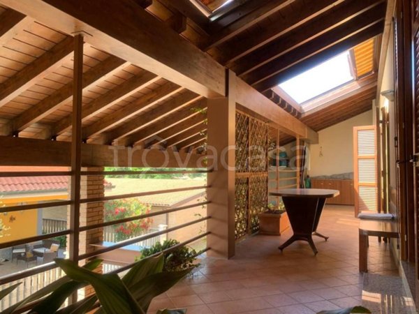 casa indipendente in vendita a Crespiatica