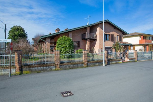 casa indipendente in vendita a Crespiatica