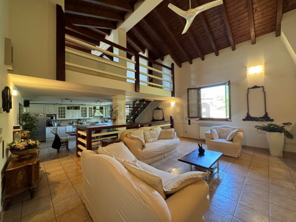 casa indipendente in vendita a Crespiatica