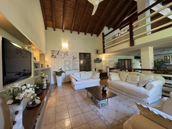 casa indipendente in vendita a Crespiatica