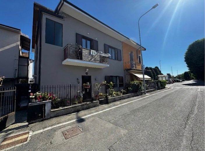 casa indipendente in vendita a Crespiatica
