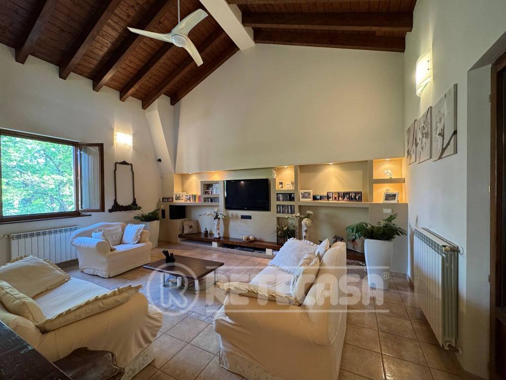 casa indipendente in vendita a Crespiatica