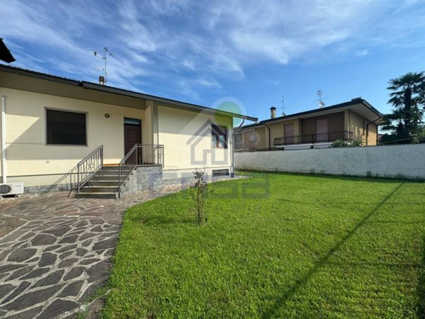 casa indipendente in vendita a Fombio