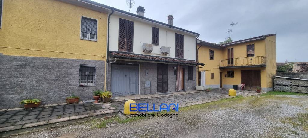 casa indipendente in vendita a Fombio