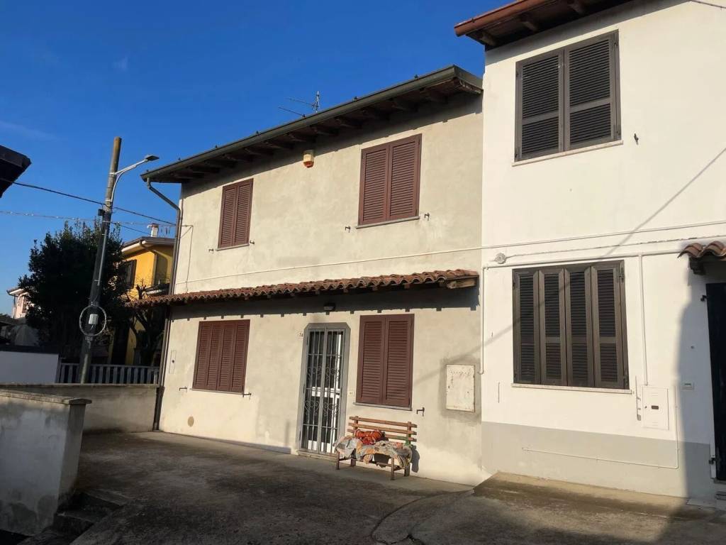 casa indipendente in vendita a Fombio