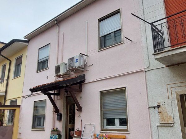 casa indipendente in vendita a Fombio