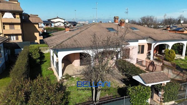 casa indipendente in vendita a Fombio